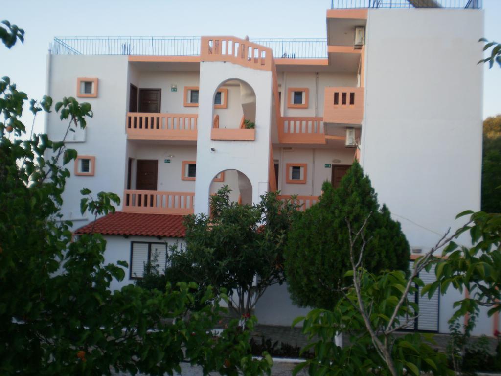 Pentari Appartement Stalós Buitenkant foto
